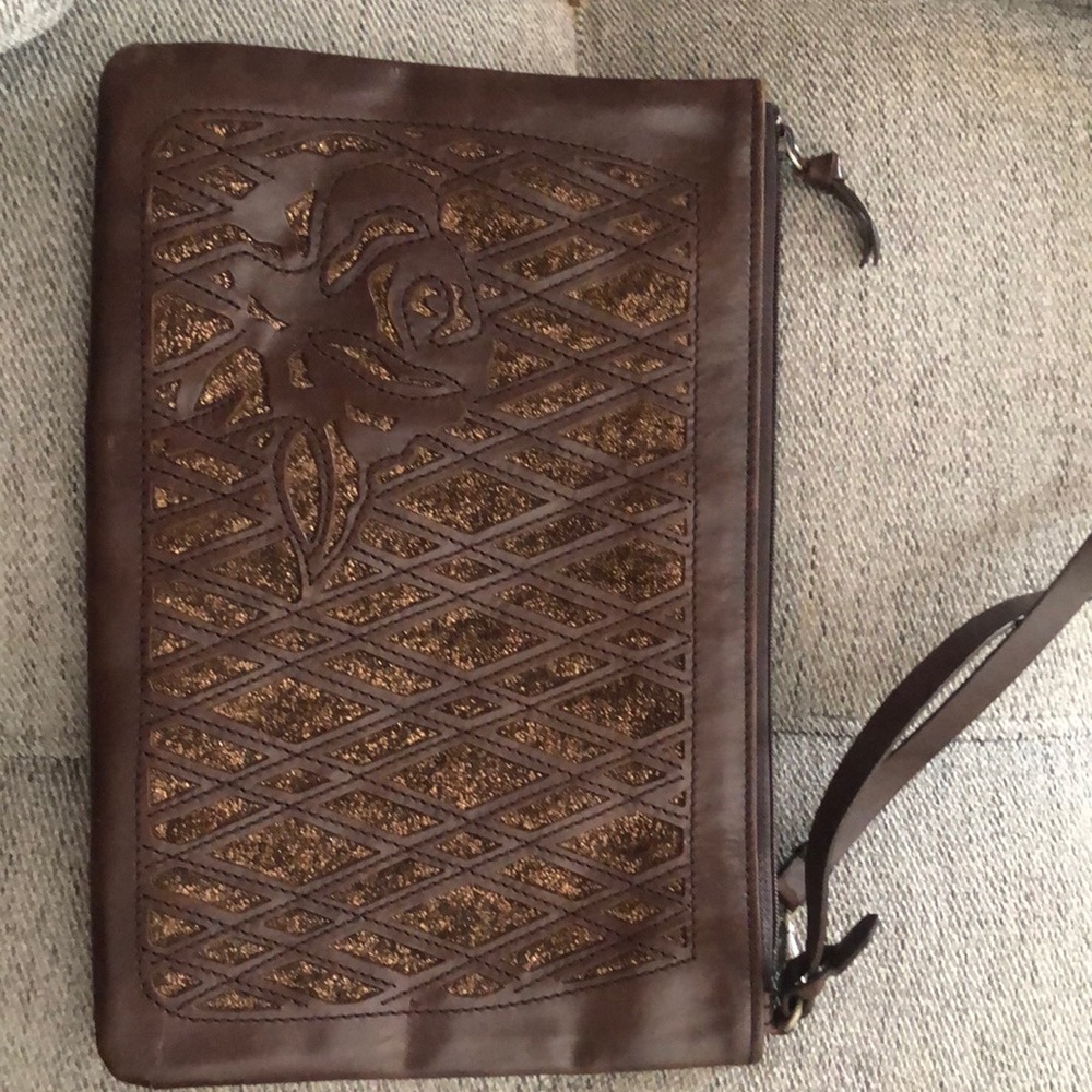 Vintage BCBG MAX AZRIA leather wristlet. EUC